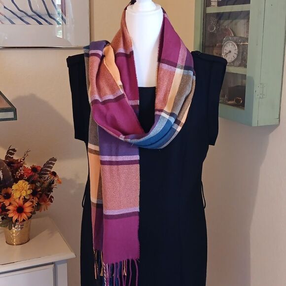 100% Cashmere Plaid Scarf - Picture 1 of 5